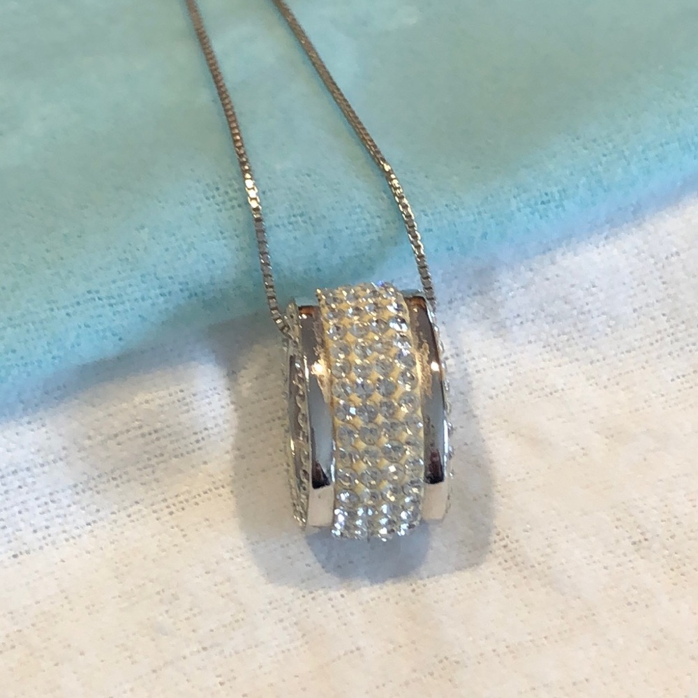 Crystal and silver fashion necklace.